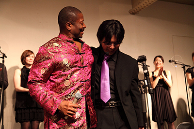 アメリカ黒人音楽の第一人者Gray Hines 氏と