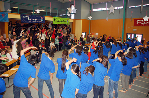 2015年のJapan Day。ラボっ子のテーマ活動に大喝采が