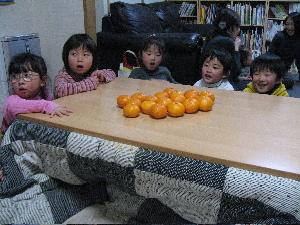 こたつでみかん09