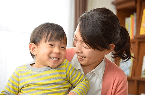 こども英語は学費が明朗な【ラボ・パーティ】へお問い合わせを！