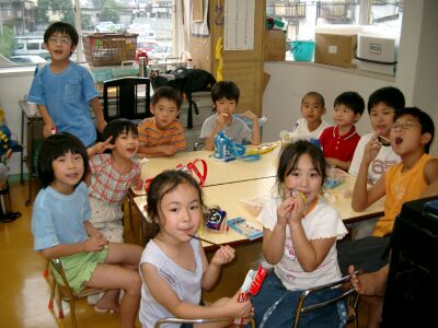 ２００３夏、お絵かきラボおやつタイム