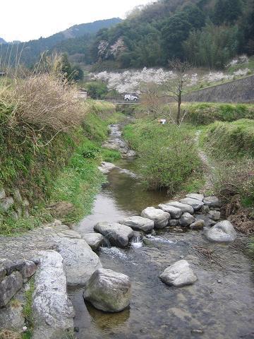 明日香川