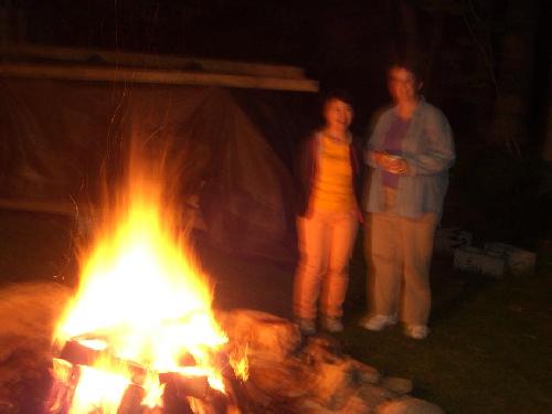 キャンプファイアー