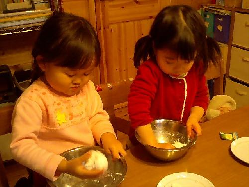 おだんごこねこね