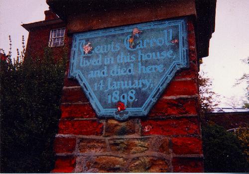 ルイスキャロルの家のプレート