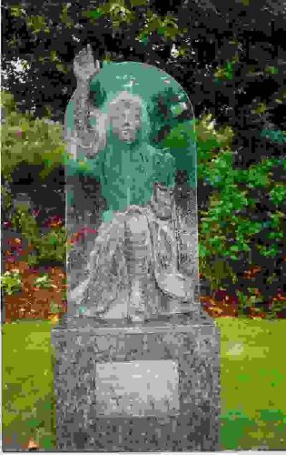 鏡の国のアリス像２