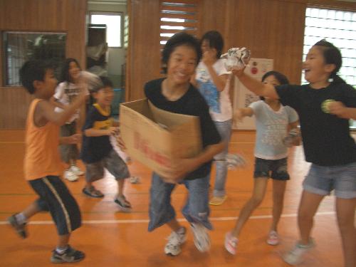 ツバメの玉入れ