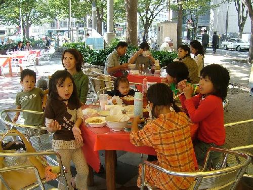 応援のみんなでお食事