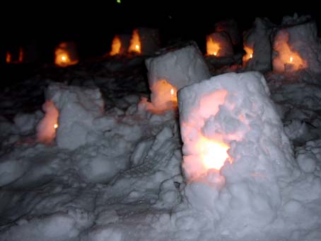 雪灯ろうです