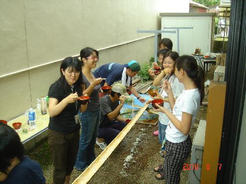 ママ流しそうめん