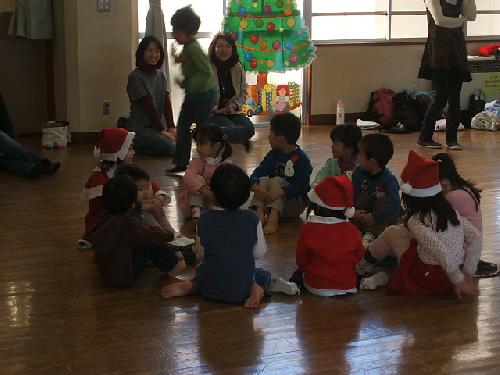 低学年ハンカチ落とし